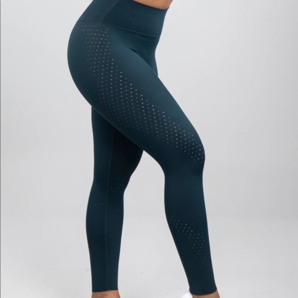 BuffBunny Vibe Capri Laser Cut Capri Leggings Small Green Blue Teal